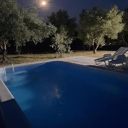Villa S Bazenom Anastazija *