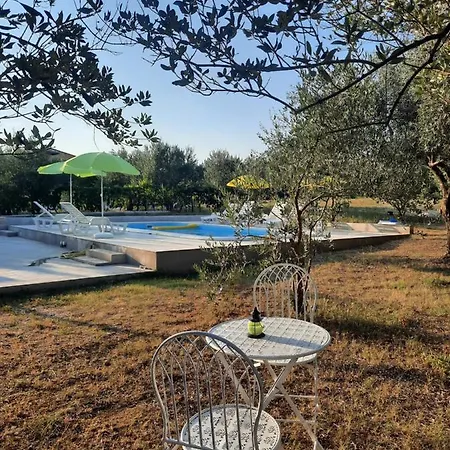 S Bazenom Anastazija Poljica (Zadar)