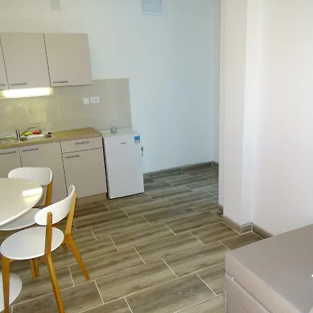 S Bazenom Anastazija Poljica (Zadar)