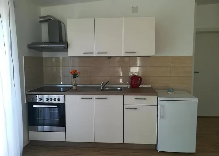 S Bazenom Anastazija 빌라