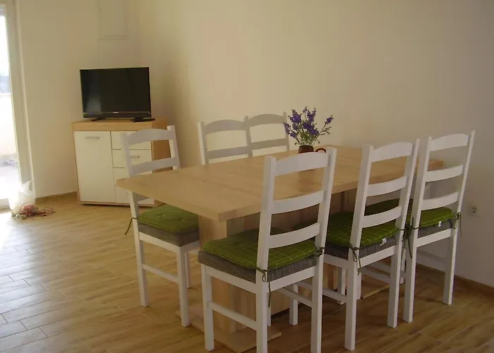 S Bazenom Anastazija