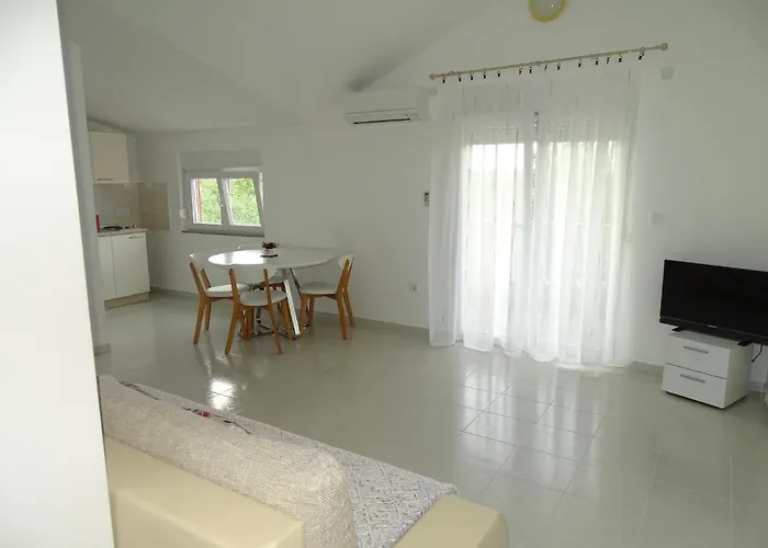 S Bazenom Anastazija 빌라 *