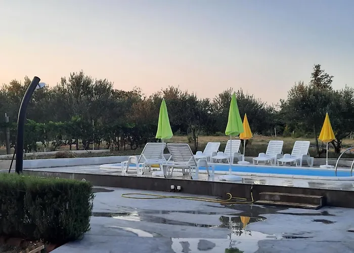 S Bazenom Anastazija 빌라 *