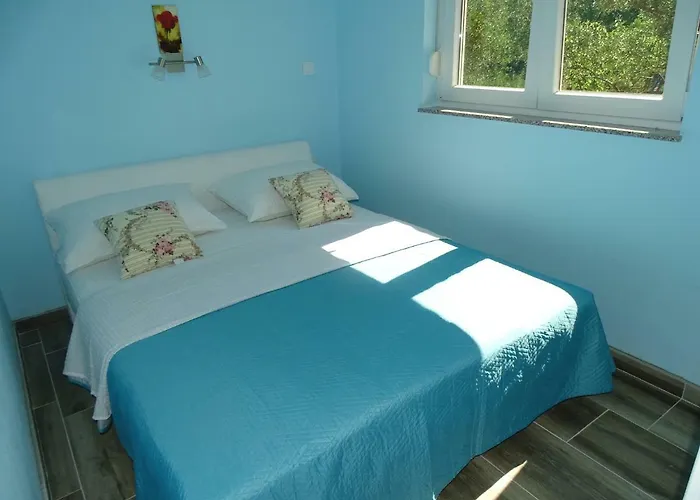 S Bazenom Anastazija Poljica (Zadar)