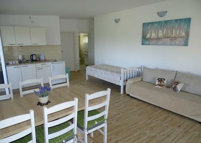 S Bazenom Anastazija 빌라