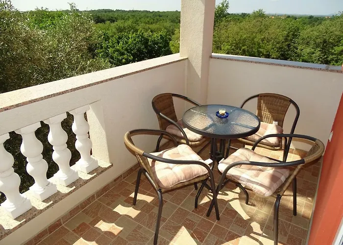 S Bazenom Anastazija * Poljica (Zadar)