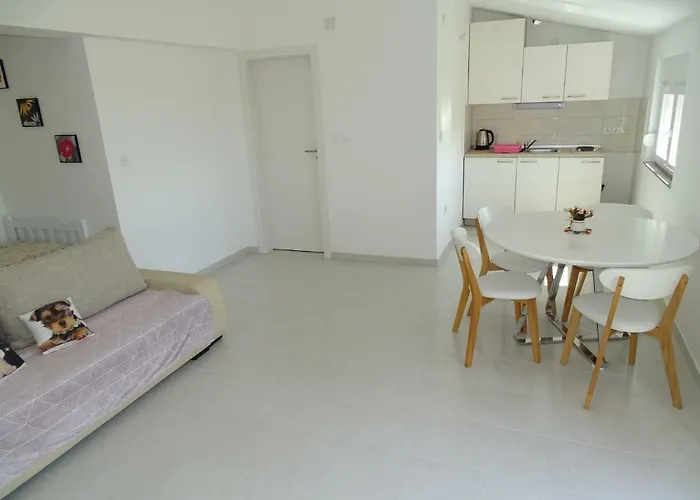 S Bazenom Anastazija