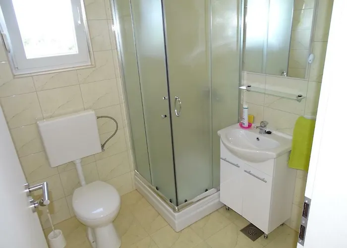 S Bazenom Anastazija 빌라