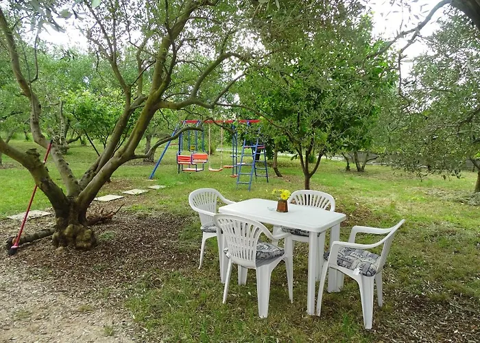 S Bazenom Anastazija 빌라